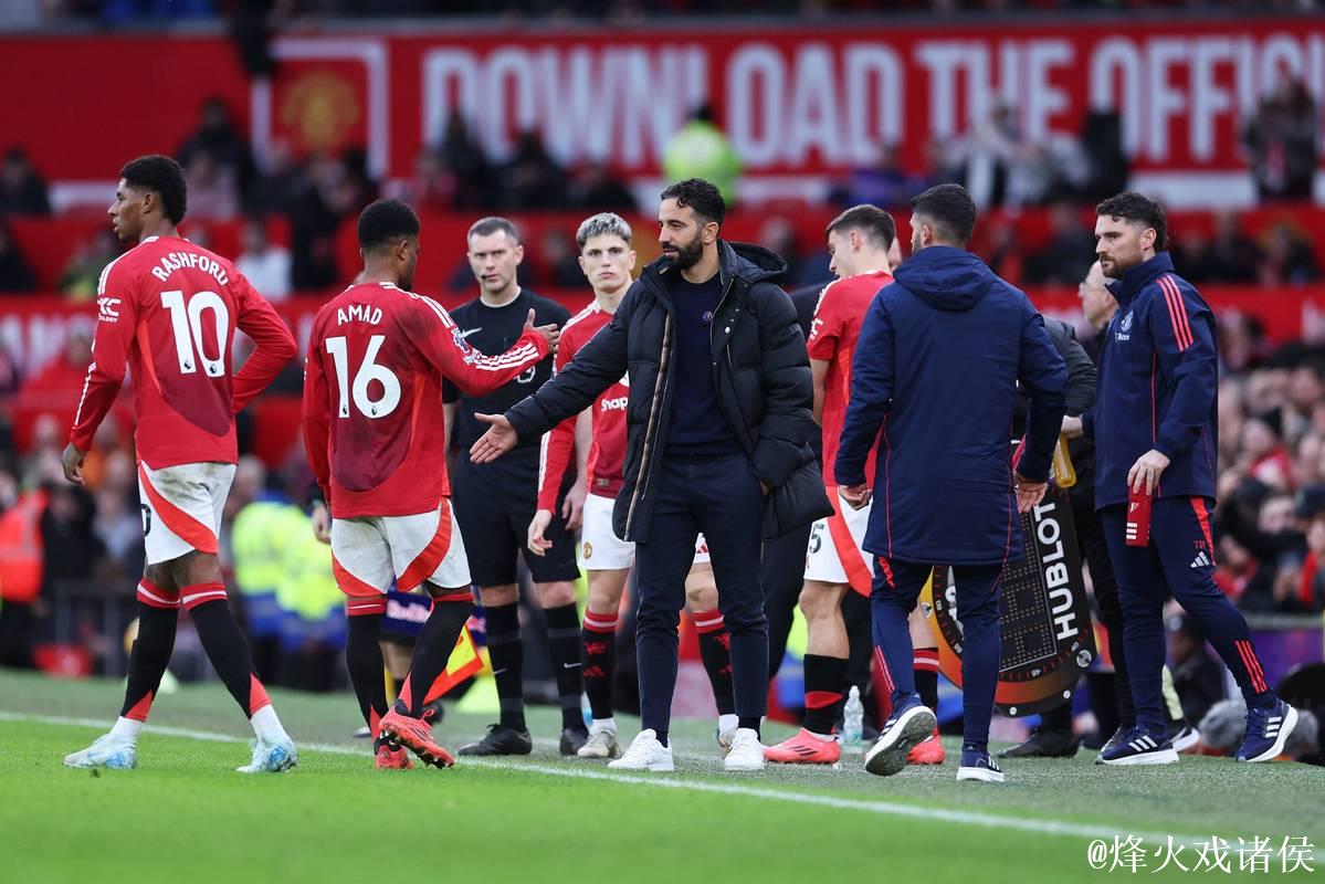 电讯报：超过10家球队想签梅努；曼联内部对阿莫林态度担忧